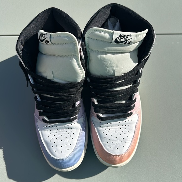 Jordan Retro 1 Skyline - Picture 3 of 7